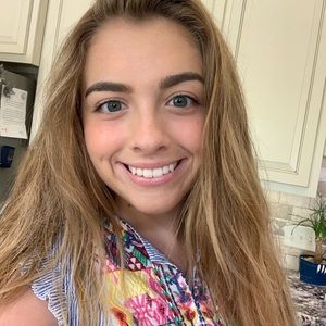 Meet your Posher, Elizabeth